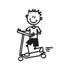 Bambino con monopattino